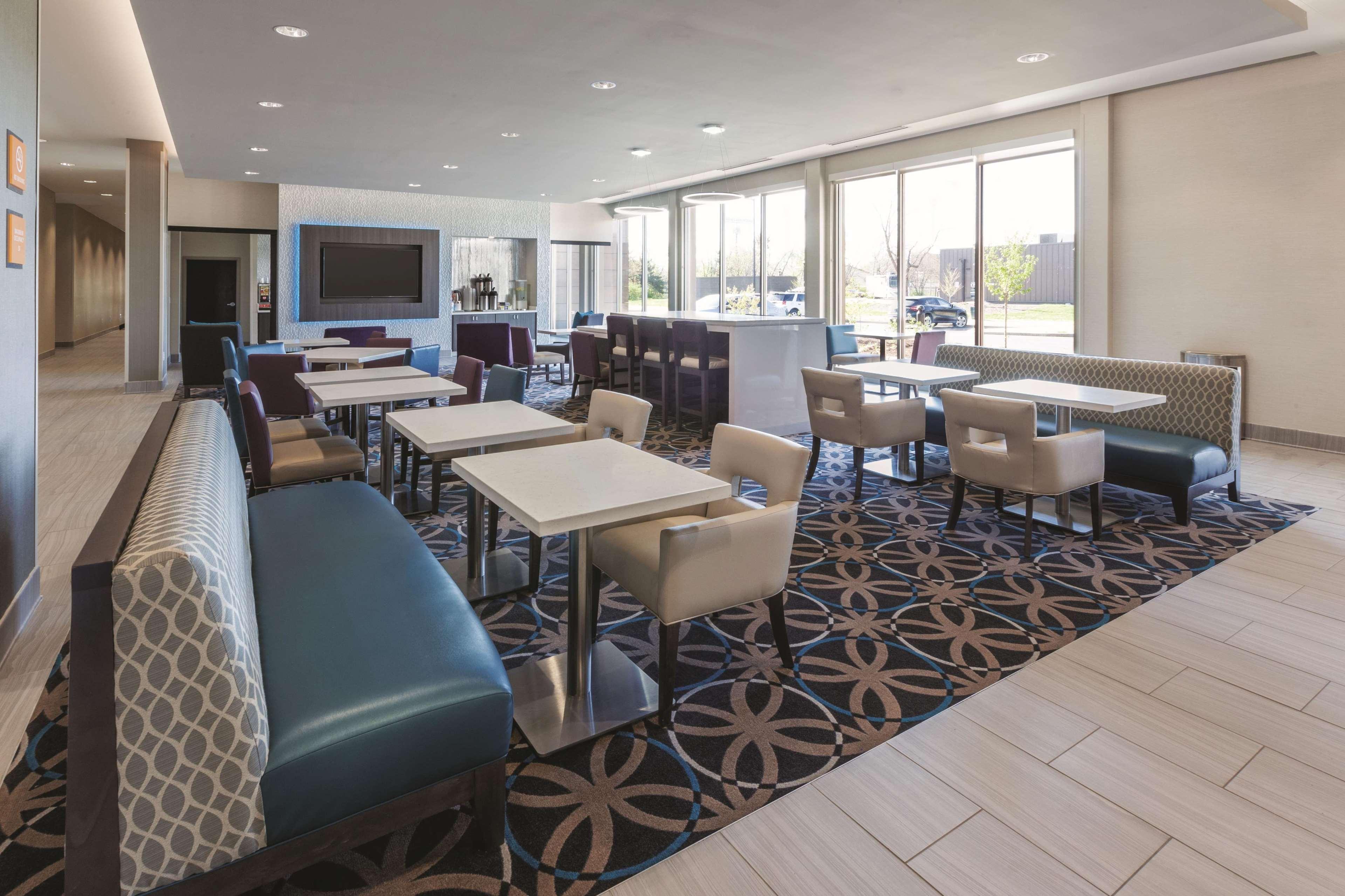La Quinta By Wyndham Terre Haute Εξωτερικό φωτογραφία