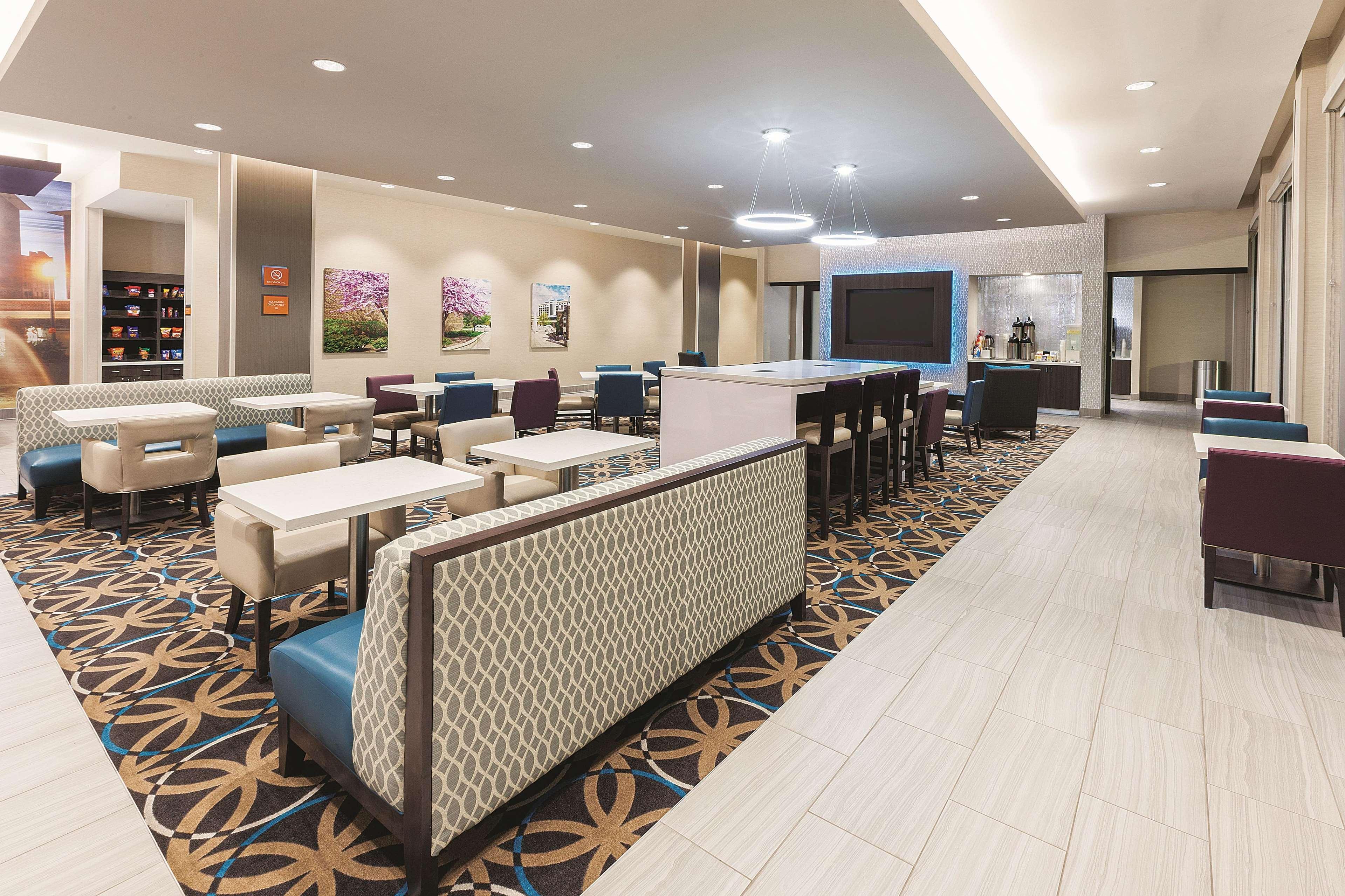 La Quinta By Wyndham Terre Haute Εξωτερικό φωτογραφία